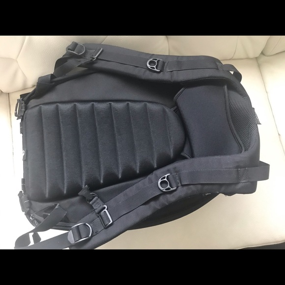 Kata R-103 DSLR camera backpack - Picture 6 of 10